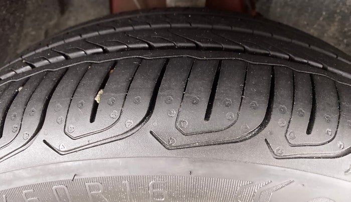 2021 Tata ALTROZ XZ 1.5 RTQ, Diesel, Manual, 10,412 km, Right Front Tyre Tread