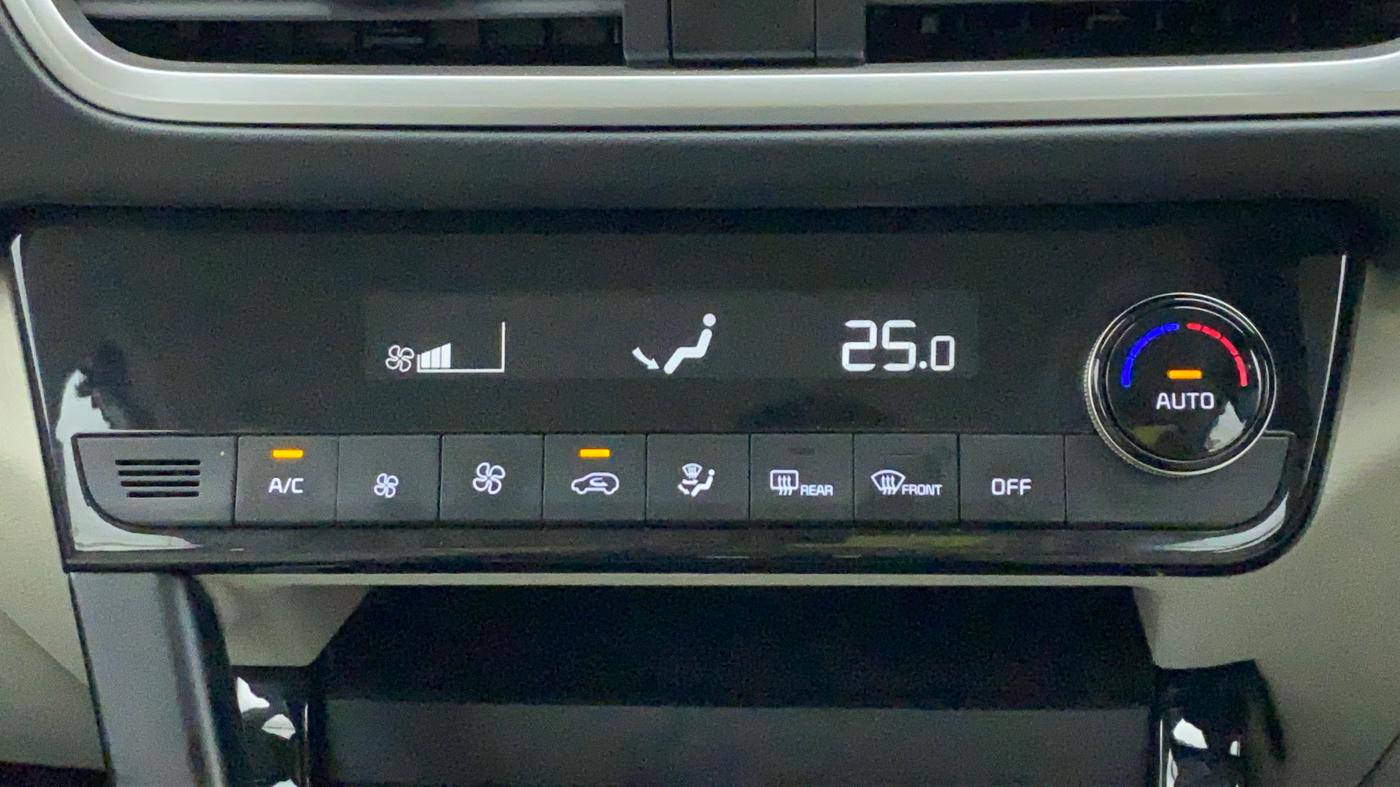 2020 KIA SELTOS HTX 1.5 PETROL MT, Petrol, Manual, 26,517 km, Automatic Climate Control