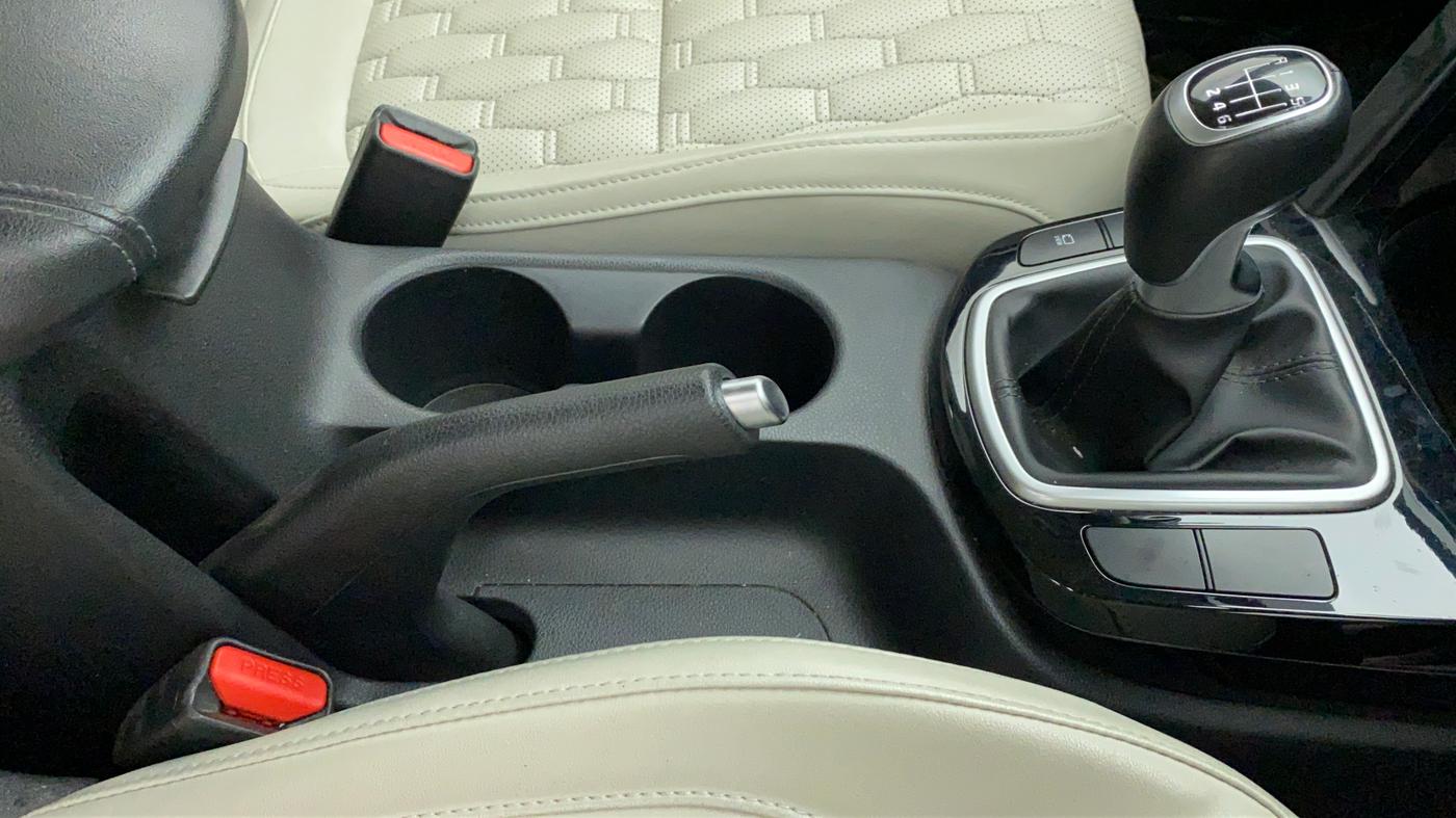 2020 KIA SELTOS HTX 1.5 PETROL MT, Petrol, Manual, 26,517 km, Gear Lever