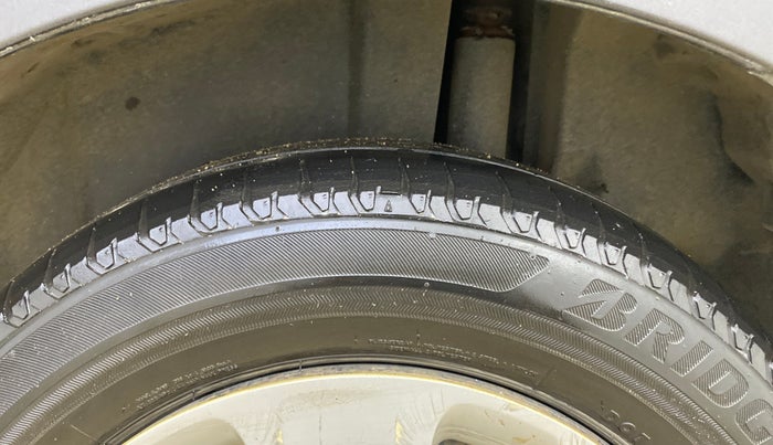2016 Maruti Ertiga VDI SHVS, Diesel, Manual, 1,45,070 km, Left Rear Tyre Tread