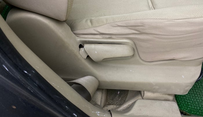 2016 Maruti Ertiga VDI SHVS, Diesel, Manual, 1,45,070 km, Driver Side Adjustment Panel