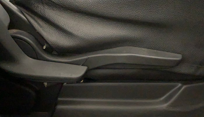 2023 Maruti XL6 ZETA MT, Petrol, Manual, 39,004 km, Driver Side Adjustment Panel