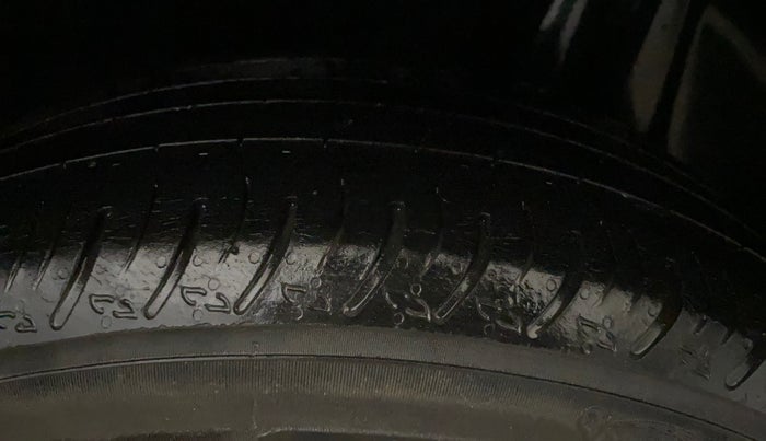 2023 Maruti XL6 ZETA MT, Petrol, Manual, 39,004 km, Left Rear Tyre Tread