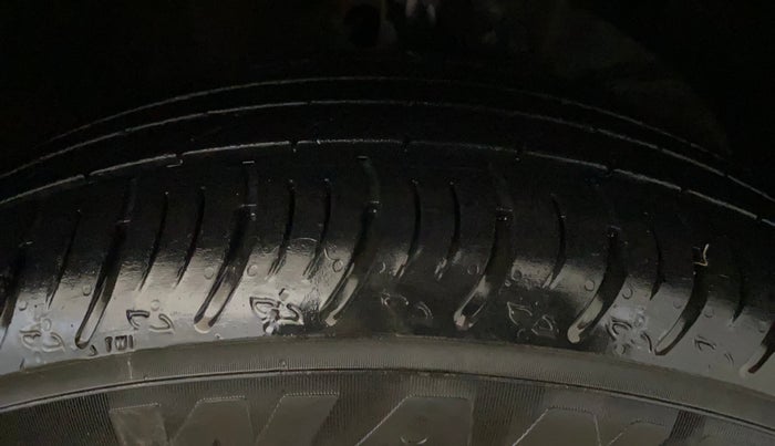 2023 Maruti XL6 ZETA MT, Petrol, Manual, 39,004 km, Right Front Tyre Tread