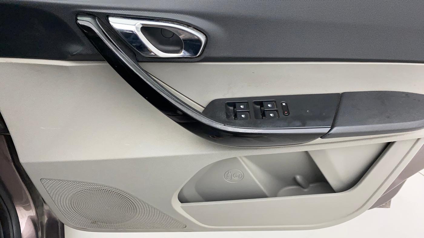 2016 Tata Tiago XZ PETROL, Petrol, Manual, 44,593 km, Driver Side Door Panels Control