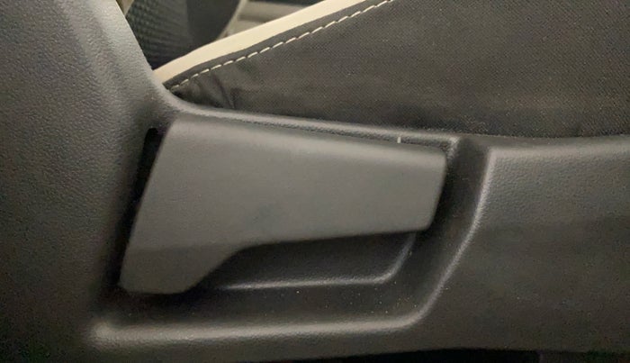 2019 Renault TRIBER RXZ, Petrol, Manual, 56,981 km, Driver Side Adjustment Panel