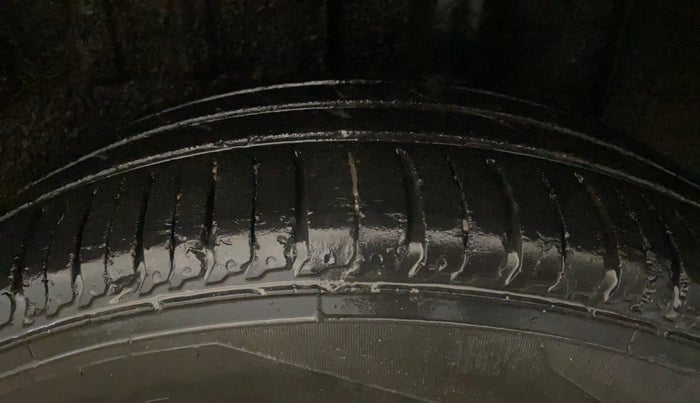 2019 Renault TRIBER RXZ, Petrol, Manual, 56,981 km, Left Rear Tyre Tread