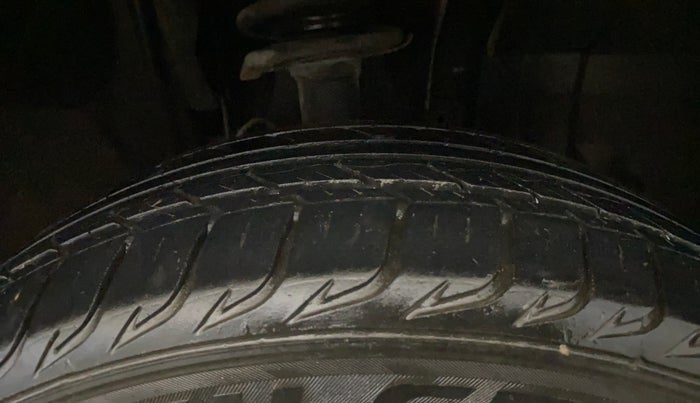 2019 Renault TRIBER RXZ, Petrol, Manual, 56,981 km, Right Front Tyre Tread