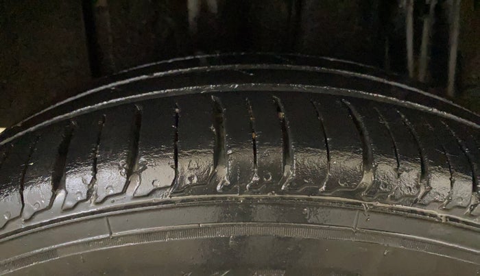 2019 Renault TRIBER RXZ, Petrol, Manual, 56,981 km, Right Rear Tyre Tread