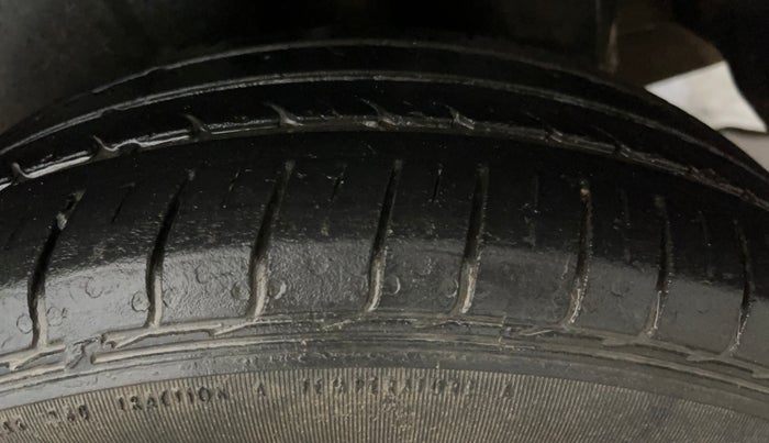 2022 Maruti Ciaz SIGMA 1.5 SHVS MT  PETROL, Petrol, Manual, 33,523 km, Left Rear Tyre Tread