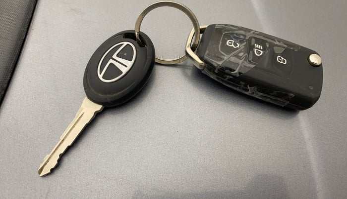 2019 Tata Tiago XZ PETROL, Petrol, Manual, 46,985 km, Key Close Up
