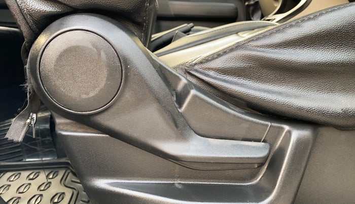 2021 Maruti New Wagon-R LXI CNG 1.0, CNG, Manual, 14,382 km, Driver Side Adjustment Panel