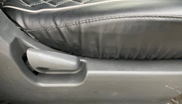 2011 Maruti Wagon R 1.0 LX, Petrol, Manual, 93,539 km, Driver Side Adjustment Panel