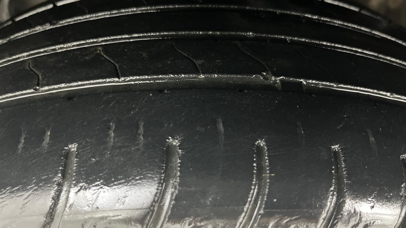 2019 Mahindra XUV300 W8 1.2 PETROL, Petrol, Manual, 55,445 km, Left Front Tyre Tread
