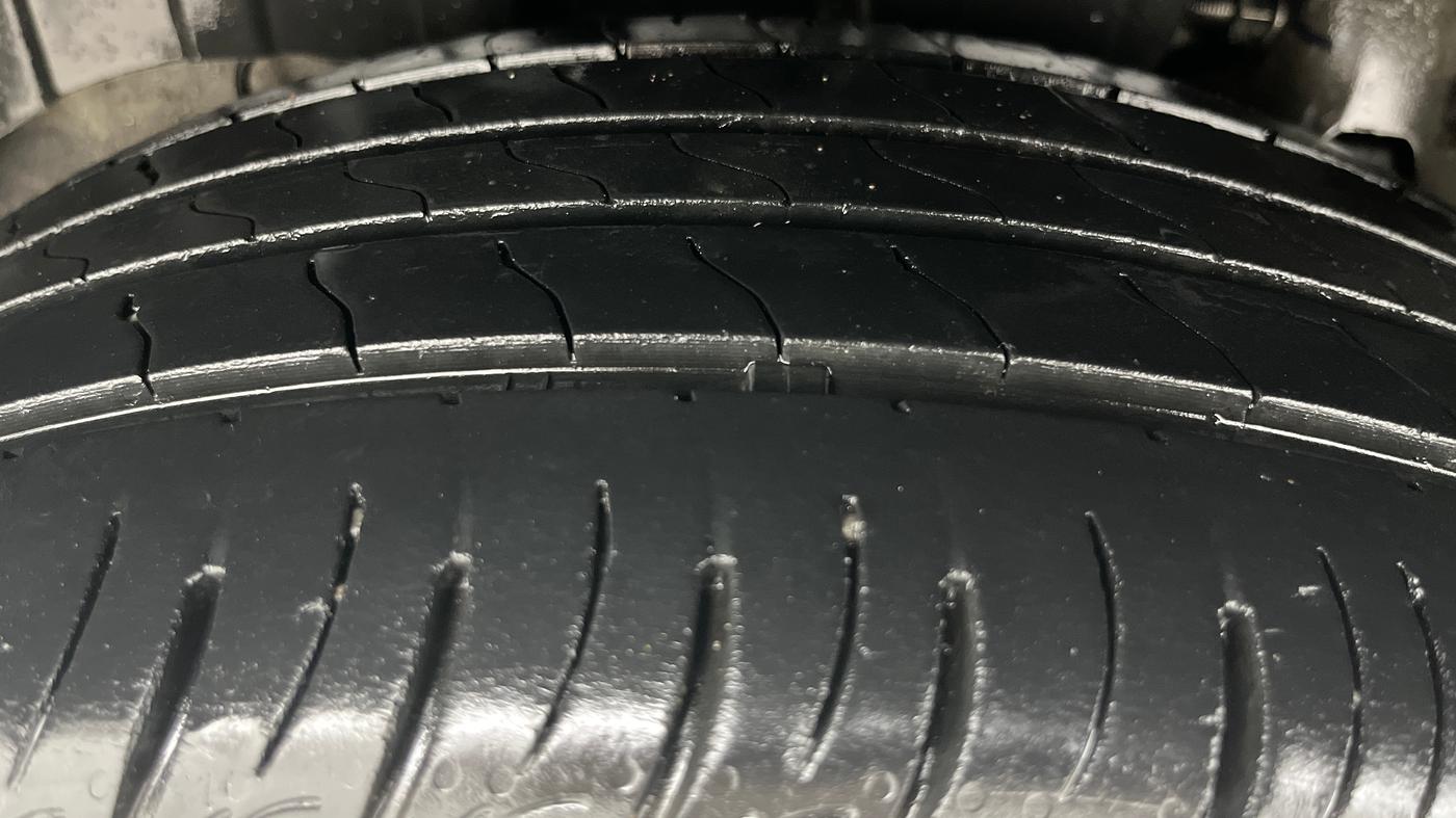2019 Mahindra XUV300 W8 1.2 PETROL, Petrol, Manual, 55,445 km, Right Rear Tyre Tread