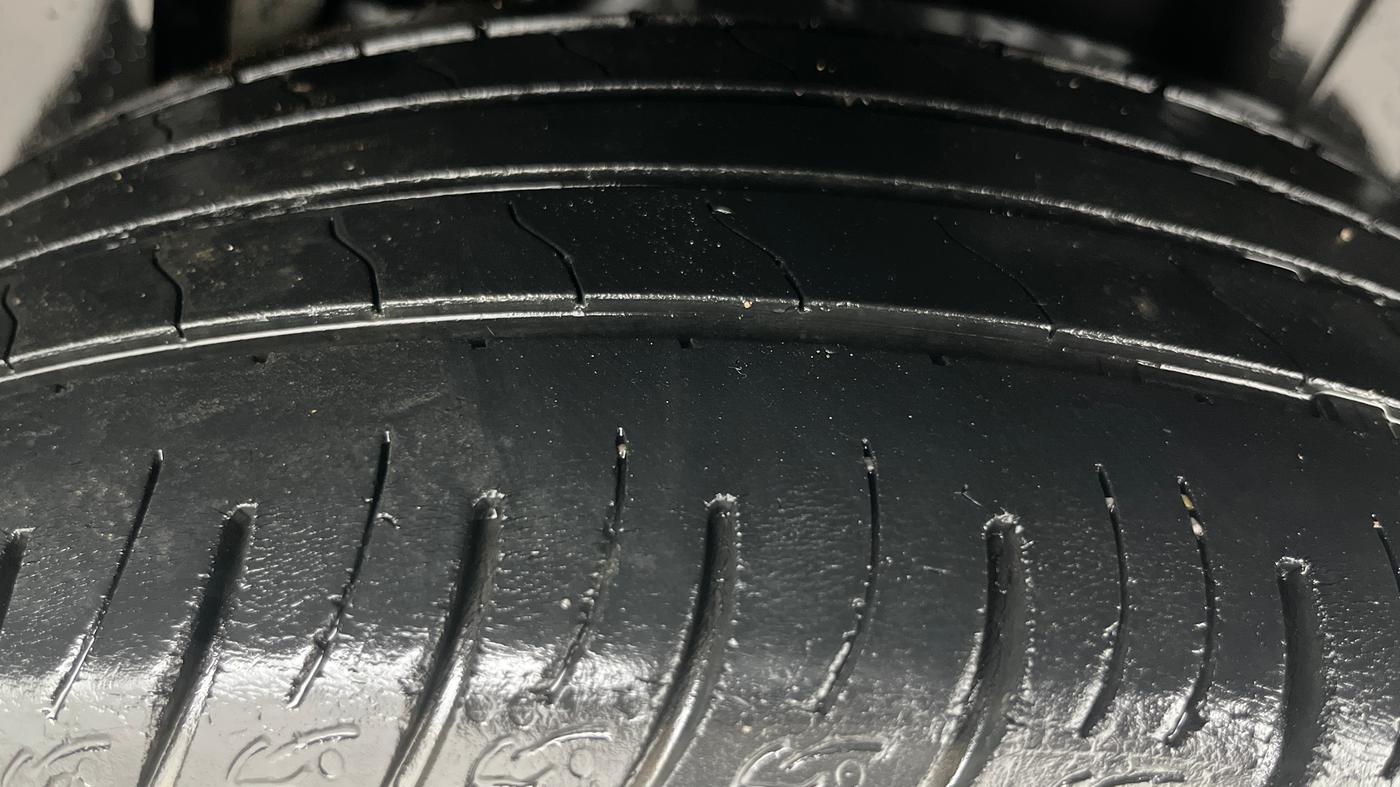 2019 Mahindra XUV300 W8 1.2 PETROL, Petrol, Manual, 55,445 km, Left Rear Tyre Tread
