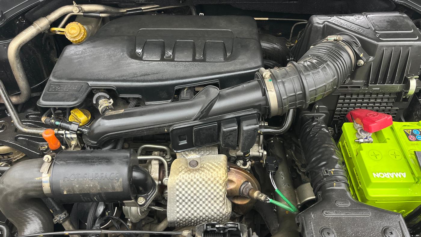2019 Mahindra XUV300 W8 1.2 PETROL, Petrol, Manual, 55,445 km, Engine View