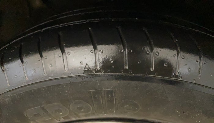 2021 KIA SONET HTK 1.2, Petrol, Manual, 84,915 km, Right Front Tyre Tread