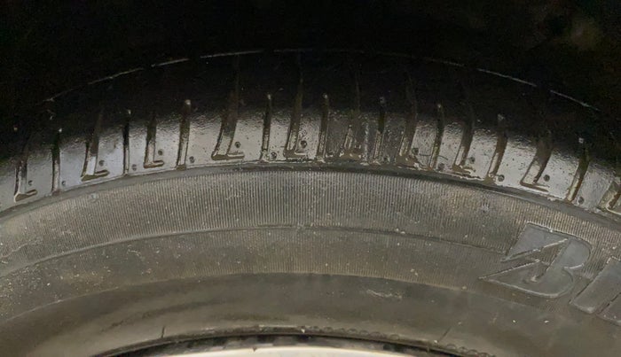 2021 KIA SONET HTK 1.2, Petrol, Manual, 84,915 km, Left Front Tyre Tread