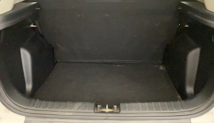 2021 KIA SONET HTK 1.2, Petrol, Manual, 84,915 km, Boot Inside