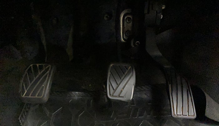 2013 Maruti Swift VDI, Diesel, Manual, 1,04,822 km, Pedals