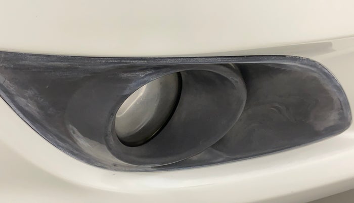 2013 Maruti Swift VDI, Diesel, Manual, 1,04,822 km, Right fog light - Not working