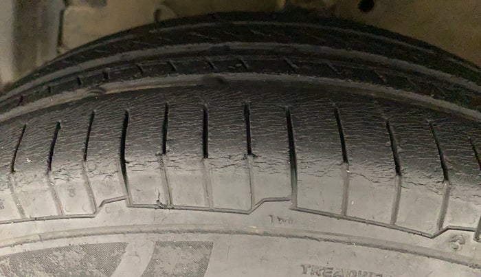 2013 Maruti Swift VDI, Diesel, Manual, 1,04,822 km, Left Front Tyre Tread