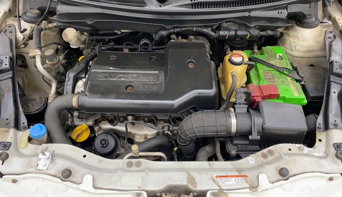 2013 Maruti Swift VDI, Diesel, Manual, 1,04,822 km, Open Bonet