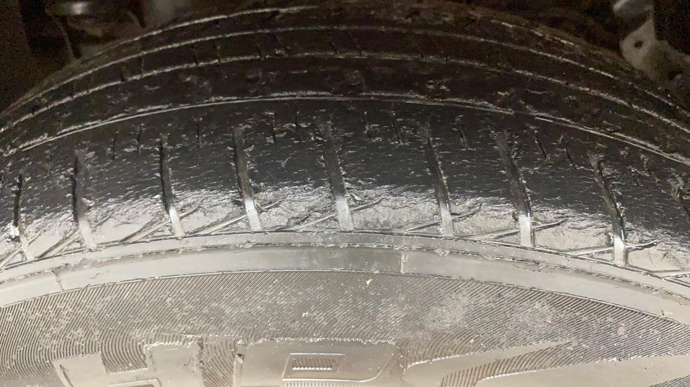 2021 Mahindra BOLERO NEO N 4, Diesel, Manual, 40,306 km, Left Front Tyre Tread