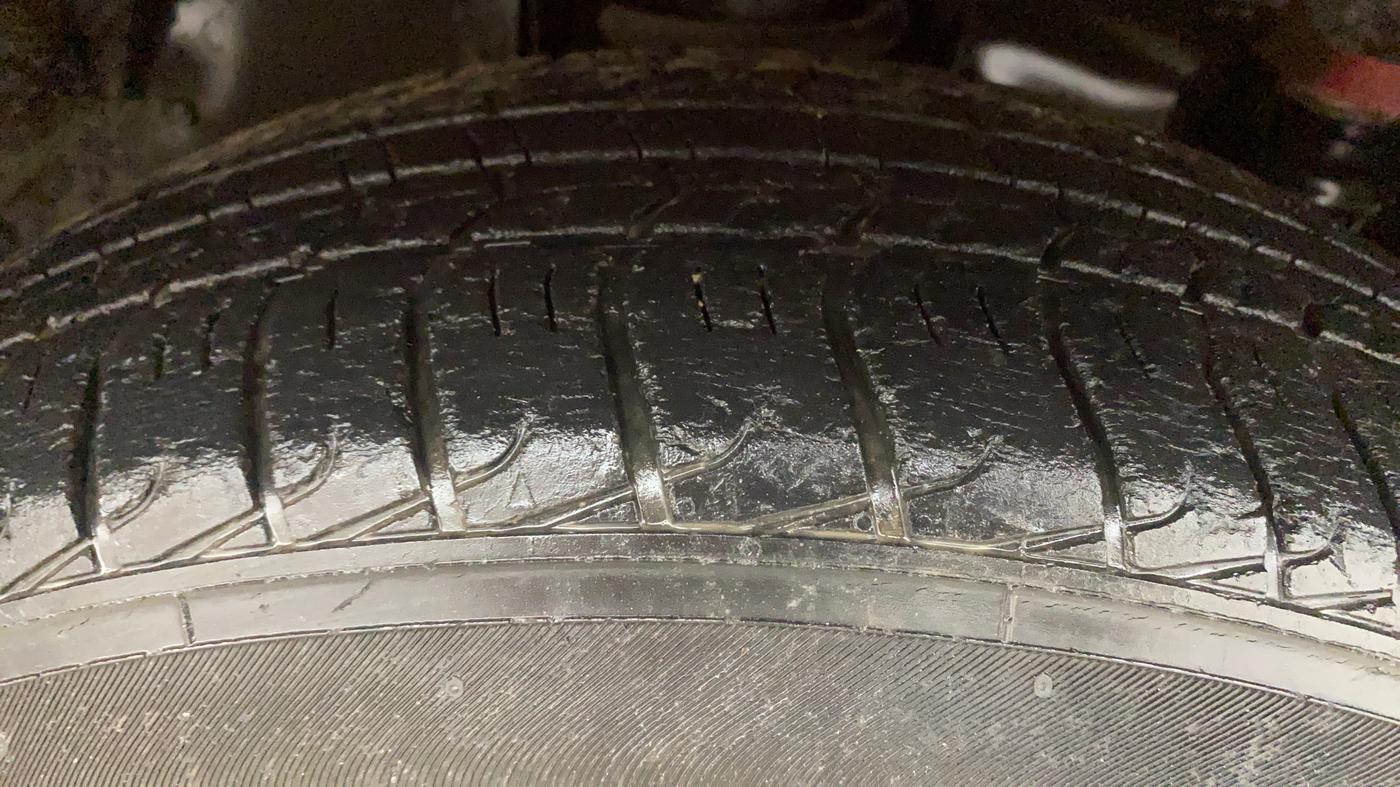 2021 Mahindra BOLERO NEO N 4, Diesel, Manual, 40,306 km, Right Front Tyre Tread