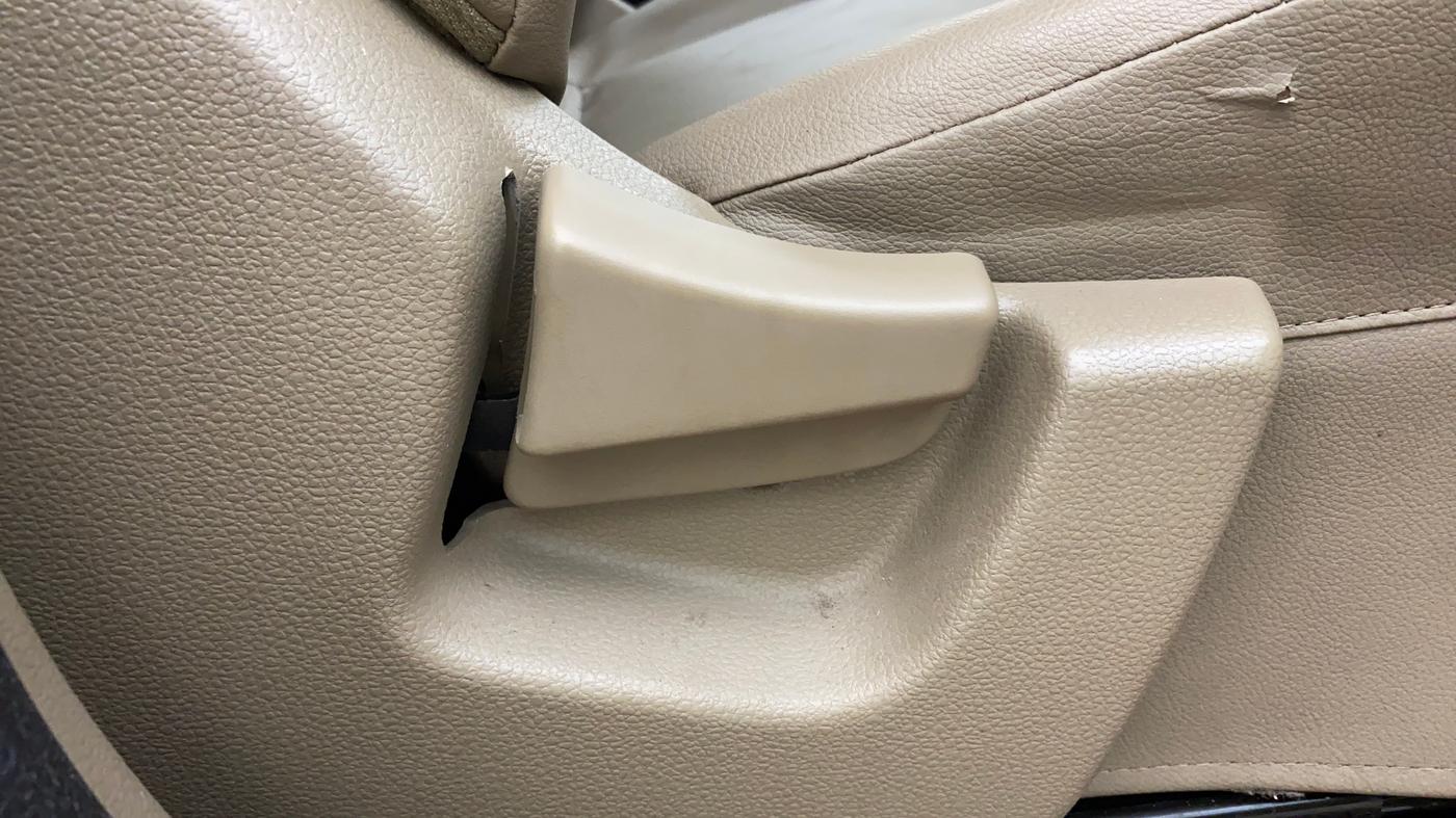 2021 Mahindra BOLERO NEO N 4, Diesel, Manual, 40,306 km, Driver Side Adjustment Panel