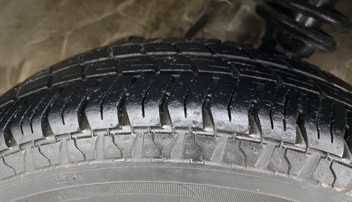 2015 Maruti Alto 800 LXI, Petrol, Manual, 1,17,562 km, Right Front Tyre Tread