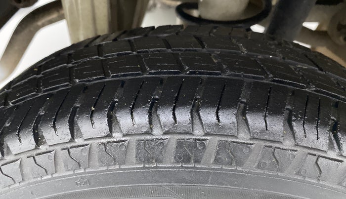 2015 Maruti Alto 800 LXI, Petrol, Manual, 1,17,562 km, Right Rear Tyre Tread