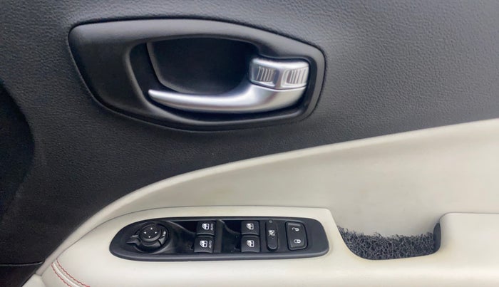 2018 Jeep Compass LIMITED (O) 2.0 DIESEL, Diesel, Manual, 1,46,205 km, Driver Side Door Panels Control