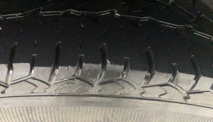 2018 Jeep Compass LIMITED (O) 2.0 DIESEL, Diesel, Manual, 1,46,205 km, Left Rear Tyre Tread