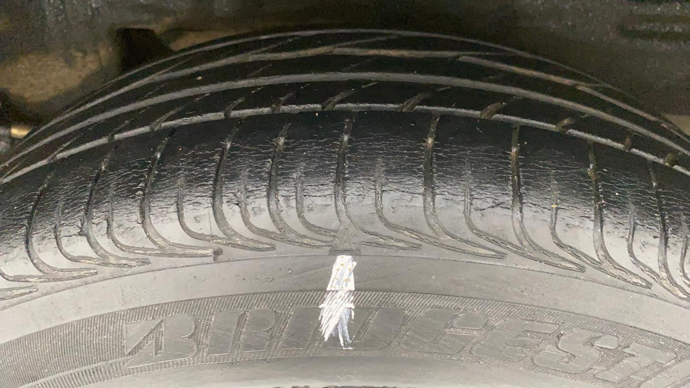 2009 Toyota Corolla Altis 1.8 G, Petrol, Manual, 25,001 km, Left Rear Tyre Tread