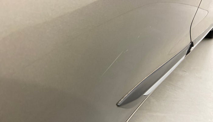 2020 Maruti Baleno ALPHA PETROL 1.2, Petrol, Manual, 10,869 km, Right rear door - Minor scratches