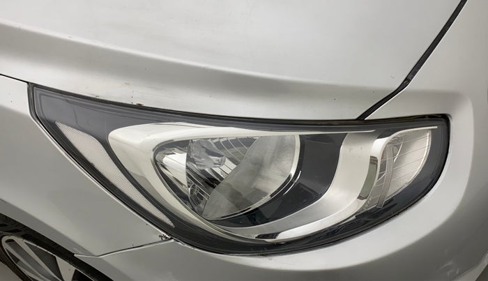 2014 Hyundai Verna FLUIDIC 1.6 VTVT SX, Petrol, Manual, 94,348 km, Right headlight - Minor scratches