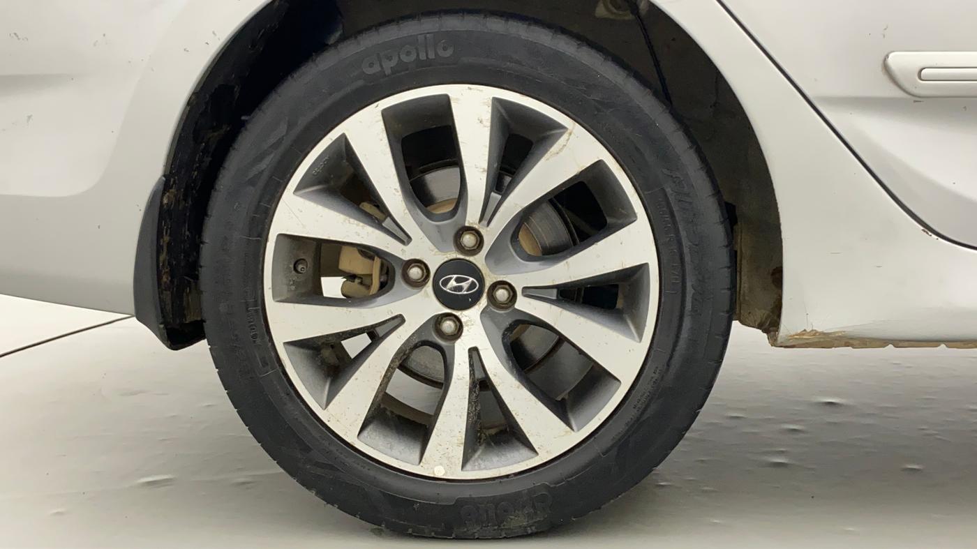 2014 Hyundai Verna FLUIDIC 1.6 VTVT SX, Petrol, Manual, 94,348 km, Right Rear Wheel