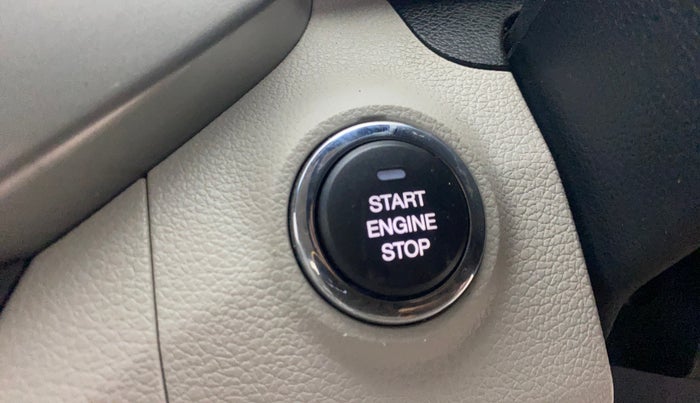 2021 Mahindra XUV300 W8 1.2 PETROL, Petrol, Manual, 26,055 km, Keyless Start/ Stop Button