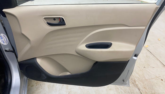 2019 Hyundai NEW SANTRO ERA EXECUTIVE, Petrol, Manual, 37,079 km, Driver Side Door Panels Control