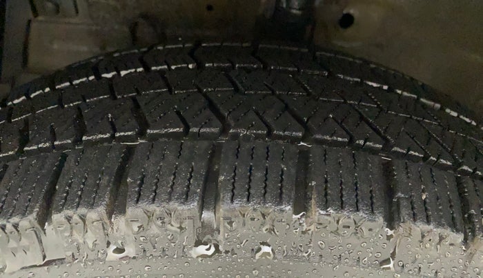 2015 Maruti Swift Dzire LXI (O), Petrol, Manual, 27,847 km, Left Front Tyre Tread
