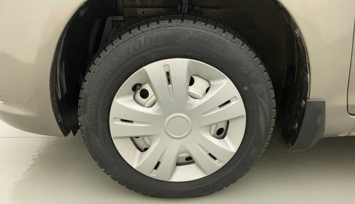 2015 Maruti Swift Dzire LXI (O), Petrol, Manual, 27,847 km, Left Front Wheel