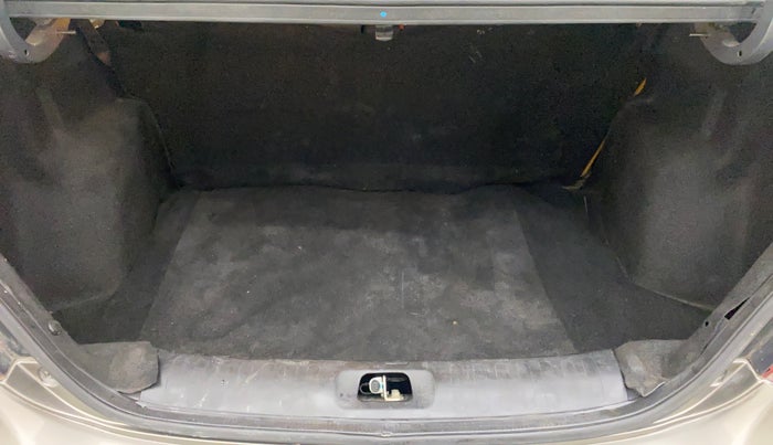 2015 Maruti Swift Dzire LXI (O), Petrol, Manual, 27,847 km, Boot Inside