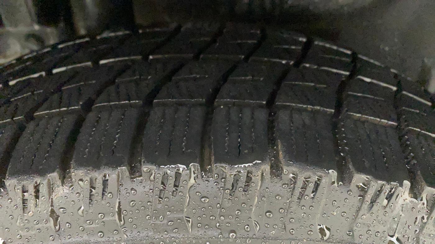 2015 Maruti Swift Dzire LXI (O), Petrol, Manual, 27,847 km, Right Rear Tyre Tread