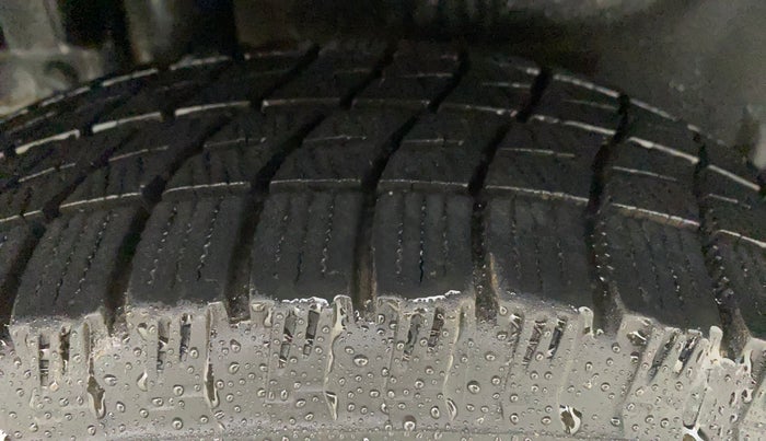 2015 Maruti Swift Dzire LXI (O), Petrol, Manual, 27,847 km, Right Rear Tyre Tread