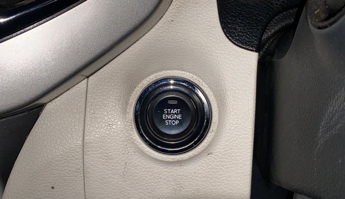 2022 Mahindra XUV300 W8 (O) 1.5 DIESEL, Diesel, Manual, 1,10,037 km, Keyless Start/ Stop Button