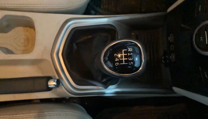 2022 Mahindra XUV300 W8 (O) 1.5 DIESEL, Diesel, Manual, 1,10,037 km, Gear Lever