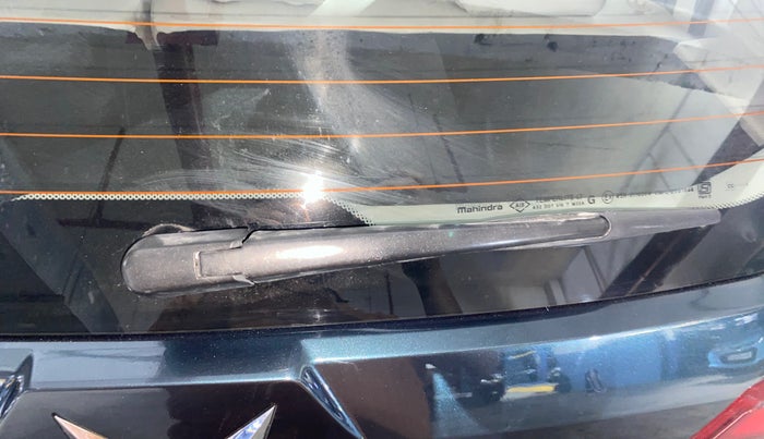 2022 Mahindra XUV300 W8 (O) 1.5 DIESEL, Diesel, Manual, 1,10,037 km, Rear Wiper