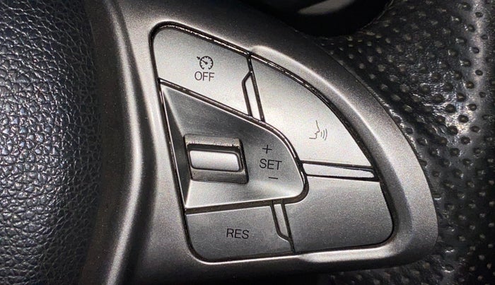 2022 Mahindra XUV300 W8 (O) 1.5 DIESEL, Diesel, Manual, 1,10,037 km, Adaptive Cruise Control